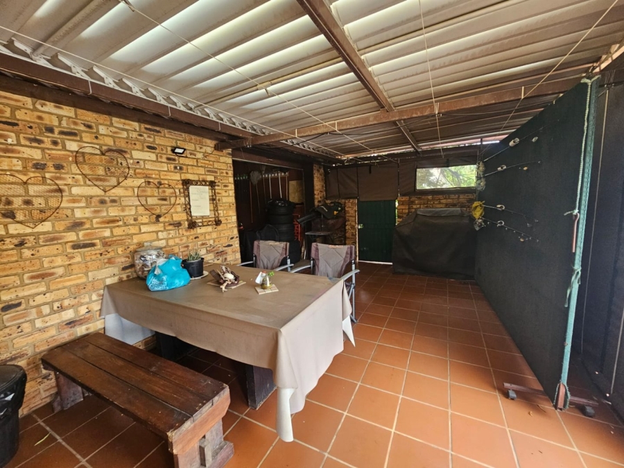 3 Bedroom Property for Sale in Safari Gardens North West